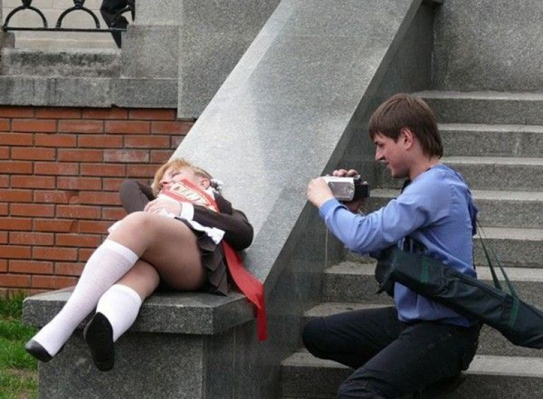 После выпускного. Выпускники с пивом. Пьяные выпускницы. Пьяные школьники 18. Пьяные выпускницы.